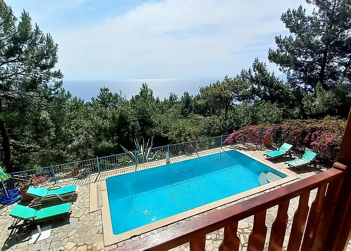 With Sea Views In Faralya 费特希耶