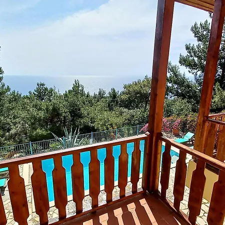 With Sea Views In Faralya פאטהיה